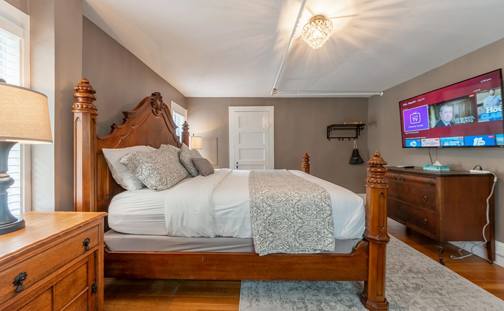 Side view of antique four poster bed